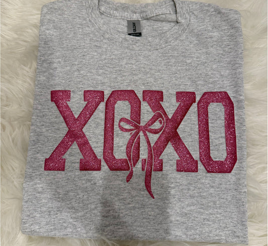 #353a XOXO glitter metallic puff