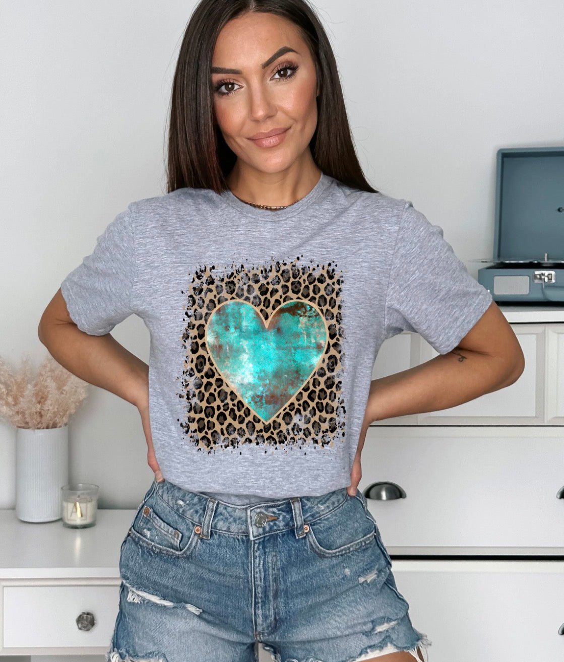 #895a Turquoise heart